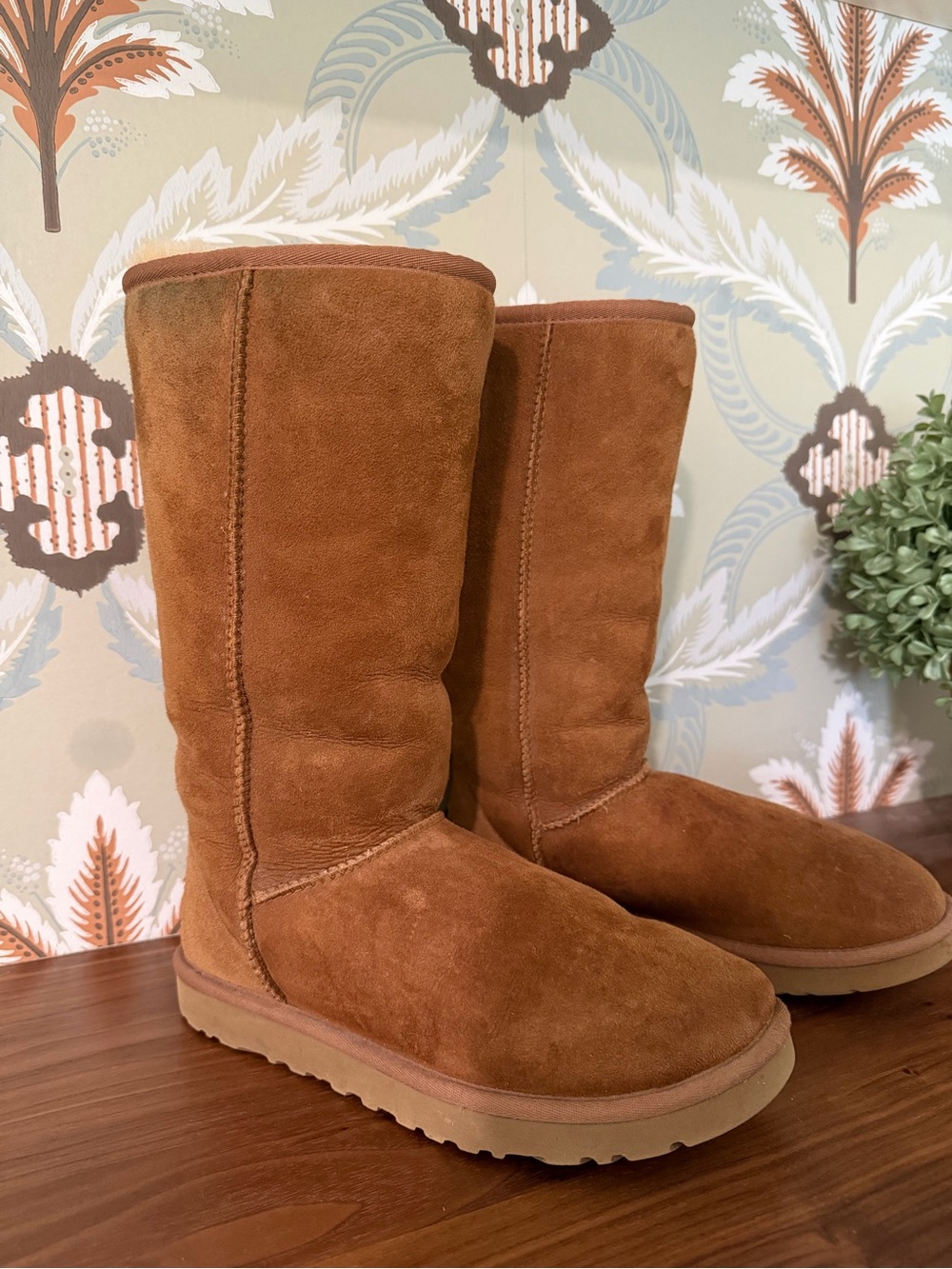 UGG Classic Tall Suede Winter Boots in Chestnut Brown Size 8